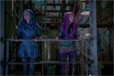 Sofia &amp; Dove Space Between